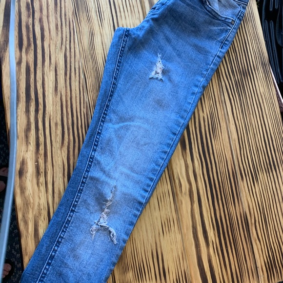 Forever 21 Denim Jeans Distressed - Picture 4 of 6